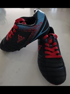 Brava Kids Navy & Blue Soccer Sneakers with Red Laces